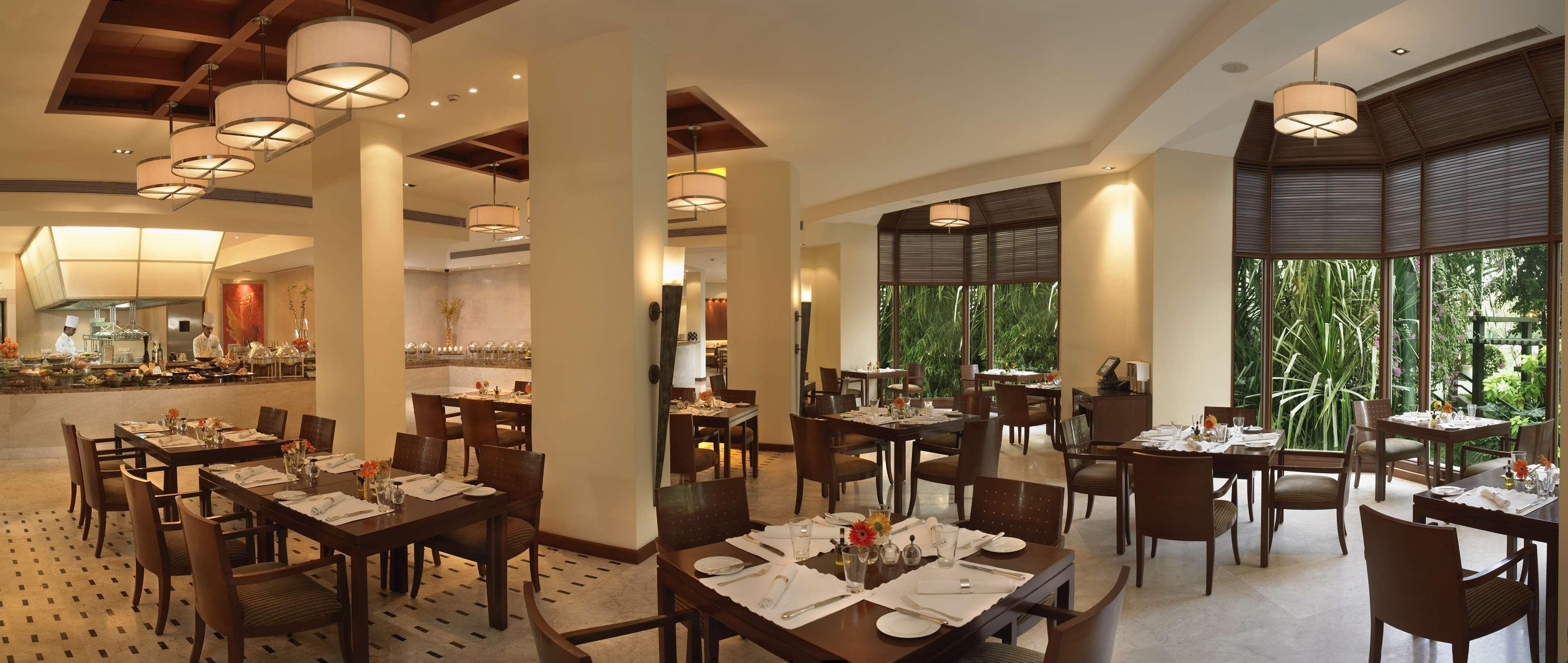 The Leela Mumbai Hotel Restaurante foto